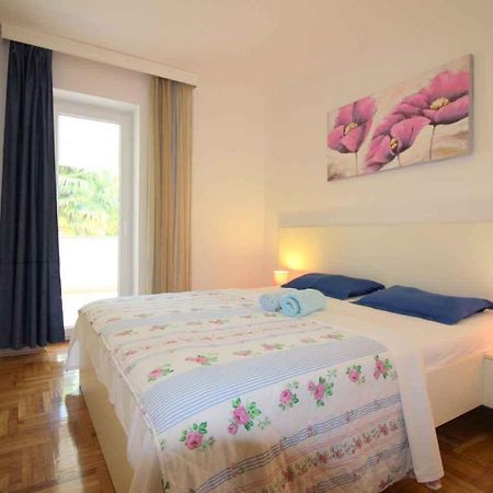 Apartment In Porec/Istrien 10214 Exterior photo