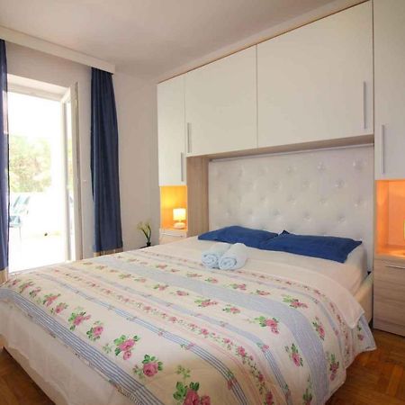 Apartment In Porec/Istrien 10214 Exterior photo