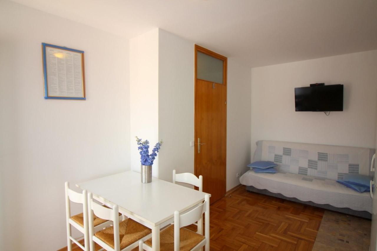 Apartment In Porec/Istrien 10214 Exterior photo