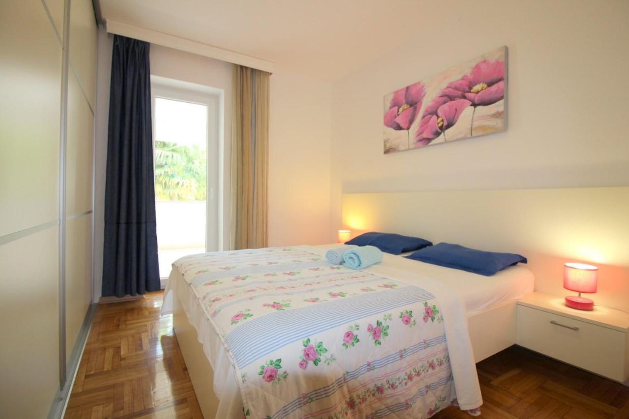 Apartment In Porec/Istrien 10214 Exterior photo